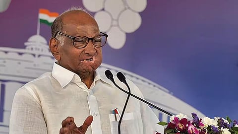 തിരഞ്ഞെടുപ്പ് കമ്മീഷൻ ഒരു പാർട്ടിയുടെ പൂർണ നിയന്ത്രണം എടുത്തുകളയുന്നത് ഇതാദ്യം; ശരദ് പവാർ