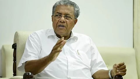 സേ​വ​ന​ങ്ങ​ള്‍ കൃ​ത്യ​മാ​യി ല​ഭ്യ​മാ​ക്കാ​ത്ത ജീ​വ​ന​ക്കാ​രോ​ട് ഒ​രു ദാ​ക്ഷി​ണ്യ​വു​മി​ല്ല 