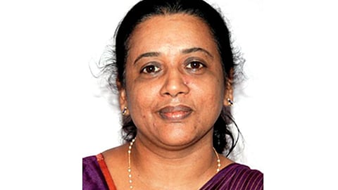 വിരമിക്കൽ തിരക്ക്; സർക്കാരിനു മുന്നിൽ ഹാജരാകാതെ സിസ തോമസ്