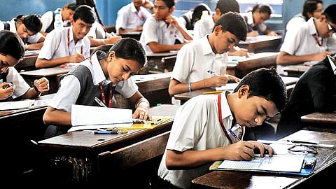 ടൈംടേബിൾ പുനർക്രമീകരിച്ചു; ഒമ്പതാം ക്ലാസ് വരെയുള്ള വാര്‍ഷിക പരീക്ഷ നാളെ മുതല്‍ 