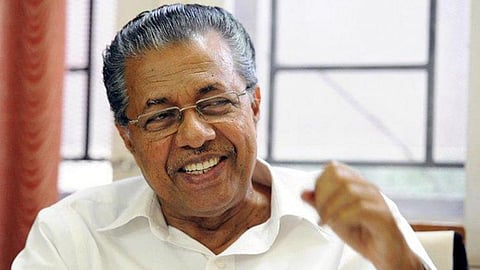 'ബ്രഹ്മപുരം തീയണയ്ക്കാൻ പരിശ്രമിച്ച അഗ്നിശമന സേനക്ക് അഭിനന്ദനം, വിഷയത്തിൽ വിദഗ്ധോപദേശം തേടും'; മുഖ്യമന്ത്രി