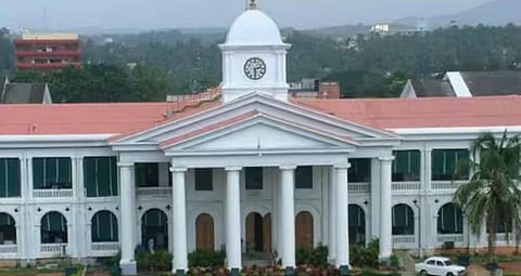 ഇനി പഞ്ച് ചെയ്ത് മുങ്ങാനാവില്ല;  ഏപ്രിൽ മുതൽ സെക്രട്ടേറിയേറ്റിൽ ആക്സസ് കൺട്രോൾ സംവിധാനം വരുന്നു 