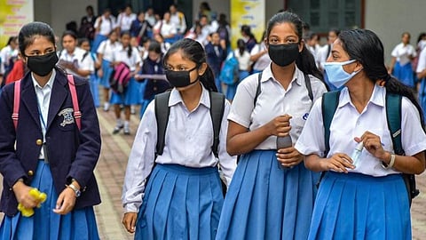 എറണാകുളം ജില്ലയിലെ വിദ്യാഭ്യാസ സ്ഥാപനങ്ങള്‍ക്ക്  അവധി; പൊതു പരീക്ഷകള്‍ക്ക് മാറ്റമില്ല