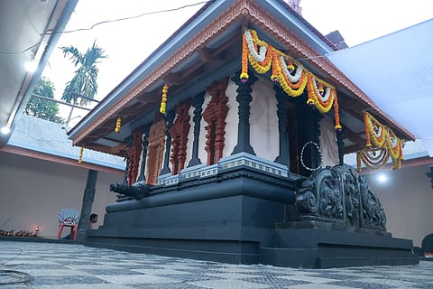ബദ്‌ലാപ്പൂർ അയ്യപ്പ ക്ഷേത്രത്തിൽ നാളെ സമ്പൂർണ നെയ്‌വിളക്കോടെ ആദ്യ വിശേഷാൽ നിറമാല