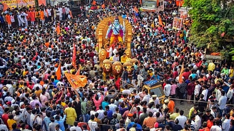 മുംബൈ മലാഡിൽ രാമനവമി ഘോഷയാത്രയ്ക്ക് നേരെയുണ്ടായ കല്ലേറിൽ 7 പേർക്ക് പരിക്ക്;3 പേരുടെ നില ഗുരുതരം