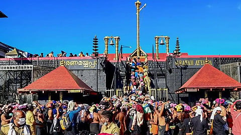 ശബരിമല തിരുവാഭരണ കേസ്; ഇന്ന് സുപ്രീം കോടതിയുടെ  പരിഗണനയിൽ