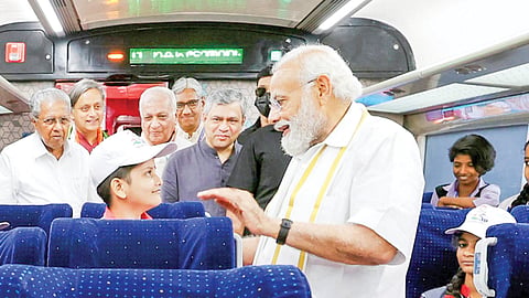 കാ​ഴ്ച​ക്കാ​ർ ഉ​ത്സ​വ​മാ​ക്കി​യ ക​ന്നി​യാ​ത്ര 