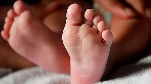 പിതൃത്വത്തിൽ സംശയം; യുപിയിൽ  ഒരു വയസ്സുകാരനെ അച്ഛൻ കൊന്നതായി പരാതി