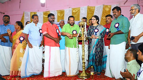 റവന്യു വകുപ്പില്‍ സമ്പൂര്‍ണ ഡിജിറ്റലൈസേഷന്‍ നവംബര്‍ ഒന്നു മുതല്‍: മന്ത്രി കെ. രാജന്‍ 