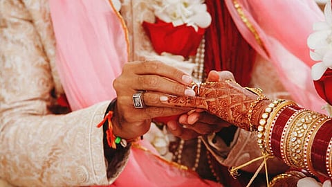 agra clash in marriage on shortage of rasgullas