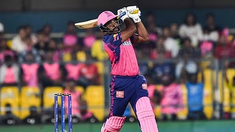സ​ഞ്ജു​വി​നെ ഇ​ന്ത്യ​ന്‍ ടീ​മി​ലെ​ടു​ക്ക​ണം; മു​ന്‍ താ​ര​ങ്ങ​ളും ആ​രാ​ധ​ക​രും രം​ഗ​ത്ത്