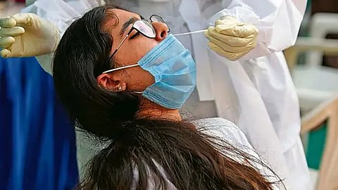 covid 19 active cases incresed in india 