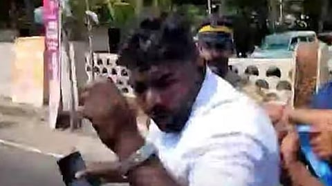  'യുവം' വേദിക്ക് സമീപം പ്രതിഷേധം;  യൂത്ത് കോണ്‍ഗ്രസ് പ്രവർത്തകൻ അറസ്റ്റിൽ