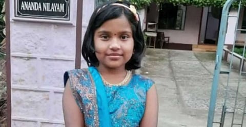 വീഡിയോ കാണുന്നതിനിടെ 
മൊബൈൽ ഫോൺ പൊട്ടിത്തെറിച്ചു; 8 വയസുകാരിക്ക് ദാരുണാന്ത്യം