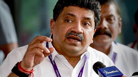 ഓഡിയോ ക്ലിപ്പ് വിവാദം: 
തമിഴ്നാട് ധനമന്ത്രിയുടെ കസേര തെറിച്ചു