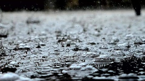 സംസ്ഥാനത്ത് 5 ദിവസം കൂടി മഴ : ഇടിമിന്നൽ മുന്നറിയിപ്പ്