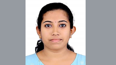 കൈത്തറി ഗ്രാമത്തിന്‍റെ അഭിമാനമായി ആര്യ
