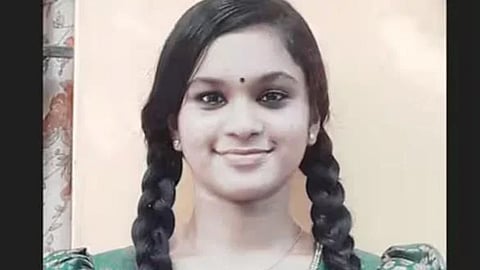 എല്ലാ വിഷയത്തിനും എ പ്ലസ് നേടിയ വിദ്യാർഥിനി തൂങ്ങി മരിച്ച നിലയിൽ