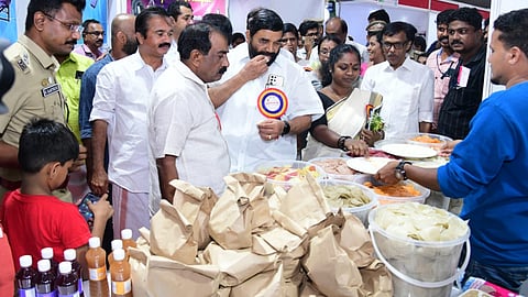 സർക്കാരിന്‍റെ പ്രോഗ്രസ് റിപ്പോർട്ട് എല്ലാ വർഷവും വീട്ടിലെത്തിക്കുന്ന ഏക സംസ്ഥാനം കേരളം: മന്ത്രി വി.എൻ. വാസവൻ