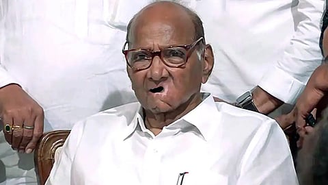 'പ്രവർത്തകരുടെ വികാരത്തോട് അവമതിപ്പ് കാണിക്കാനാവില്ല'; രാജി പിൻവലിച്ച് ശരദ് പവാർ