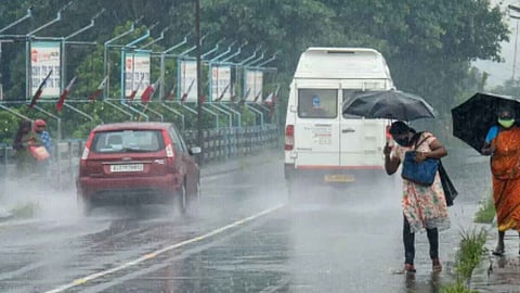 കാലവർഷം: പത്തനംതിട്ടയിൽ പ്രത്യേക കൺട്രോൾ റൂമുകൾ  തുറന്നു 