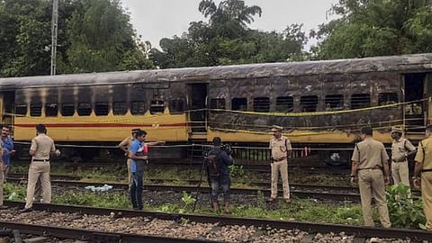 'ഭിക്ഷയെടുക്കാന്‍ സമ്മതിക്കാത്തതില്‍ വൈരാഗ്യം': ട്രെയിനിന് തീവച്ചത് ബംഗാൾ സ്വദേശി