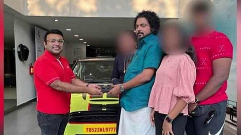 മിനി കൂപ്പർ വിവാദം: സിഐടിയു നേതാവിനെ ചുമതലകളിൽ നിന്നും ഒഴിവാക്കി  സിപിഎം 