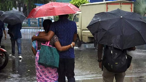 heavy rain red alert at 2 districts in kerala