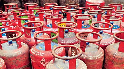 companies consider reducing lpg cylinder weight to 10kg