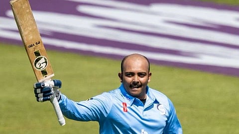നോർത്താംപ്ടൺഷെയറിനു വേണ്ടി ഇരട്ട സെഞ്ചുറി നേടിയ ശേഷം പൃഥ്വി ഷാ.