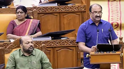 സാമ്പത്തിക പ്രതിസന്ധി; അടിയന്തര പ്രമേയത്തിനു മേൽ ഉച്ചയ്‌ക്ക് ശേഷം ചർച്ച