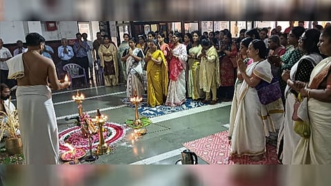ഗുരുസ്മരണയിൽ മഹാനഗരം