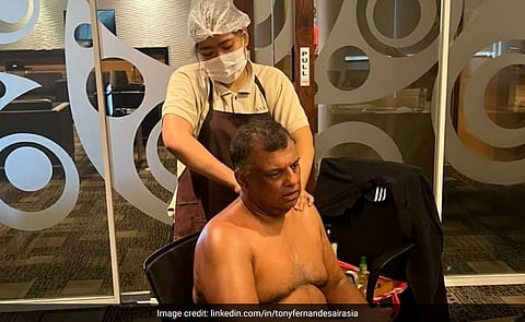 അർധ നഗ്നനായി മസാജിങ്ങിനിടെ മാനേജ്മെന്റ് യോഗത്തിൽ പങ്കെടുക്കുന്ന ചിത്രവുമായി എയർ ഏഷ്യ സിഇഒ 