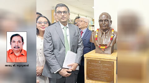 യു​​എ​​സി​​ലെ ബ്രാ​​ന്‍ഡൈ​​സ് സ​​ര്‍വ​​ക​​ലാ​​ശാ​​ല​​യി​​ല്‍ ഡോ. ​​ബി.​​ആ​​ര്‍. അ​​ബേ​​ദ്ക​​റു​​ടെ ശി​​ല്‍പം ക​ഴി​ഞ്ഞ​ദി​വ​സം സു​പ്രീം കോ​ട​തി ചീ​ഫ് ജ​സ്റ്റി​സ് ഡി.​വൈ. ച​ന്ദ്ര​ചൂ​ഡ് അ​​നാഛാ​​ദ​​നം ചെ​​യ്ത​പ്പോ​ൾ.