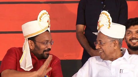 നവകേരള സദസ് ഉദ്ഘാടനം ചെയ്ത് മുഖ്യമന്ത്രി പിണറായി വിജയൻ