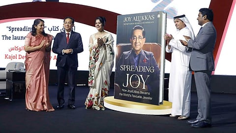 ജോയ് ആലുക്കാസിൻ്റെ ആത്മകഥ 'സ്പ്രെഡിംഗ് ജോയ്' ഷാര്‍ജ പുസ്തക മേളയില്‍ പ്രകാശനം ചെയ്തു