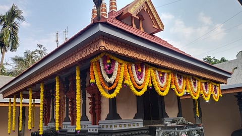 ബദ്‌ലാപ്പൂർ അയ്യപ്പ ക്ഷേത്രത്തിൽ നാളെ വിശേഷാൽ പൂജകളോടെ മണ്ഡലം ആരംഭം