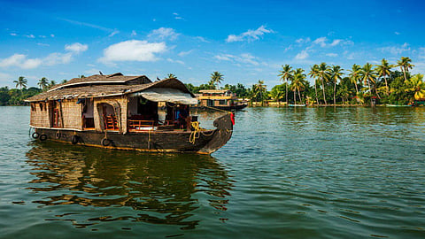 House boats to be allowed at night
