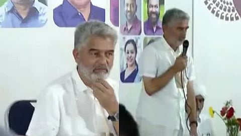 നവകേരള വേദിയിൽ ലീഗ് നേതാവ് 