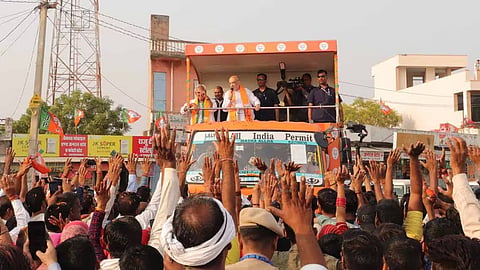 Amit Shah's vehicle hits power line