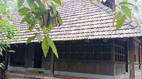 അഭയഗ്രാമത്തിലെ നാലുകെട്ട്. 