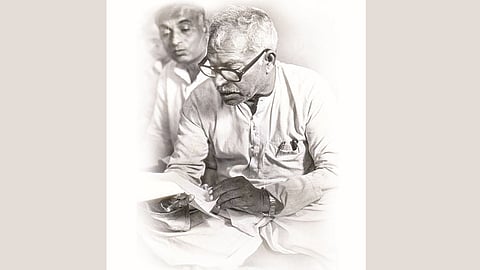 രാ​ജ്യം മു​ന്നേ​റു​ന്ന​ത് ക​ർ​പൂ​രി ഠാ​ക്കൂ​റി​ന്‍റെ പാ​ത​യി​ൽ 