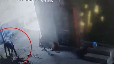 വിറക് മുറിക്കുന്നതിനിടെ യന്ത്രവാള്‍ കഴുത്തില്‍ക്കൊണ്ട് യുവാവ് മരിച്ചു