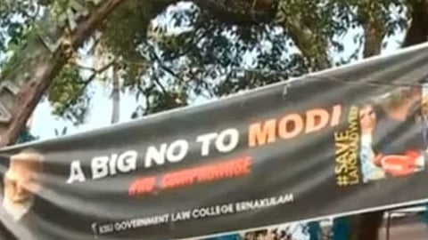 'എ ബിഗ് നോ ടു മോദി': കൊച്ചിയിൽ പ്രധാനമന്ത്രിക്കെതിരെ കെഎസ്‌യുവിന്‍റെ ബാനർ