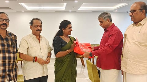 ജൂനിയർ  റിസർച്ച്‌  ഫെല്ലോഷിപ് നേടിയ ശ്യാമ എസ് പ്രഭയെ ആദരിച്ചു