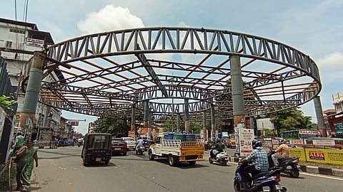 കോട്ടയത്തെ ആകാശപാതയുടെ തുടർ നിർമാണം; ജില്ലാ കലക്റ്ററുടെ നേതൃത്വത്തിൽ വിദഗ്ധ സംഘം പരിശോധന നടത്തി