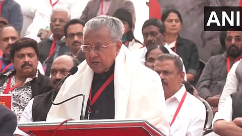 cm pinarayi vijayan speech in kerala government delhi strike