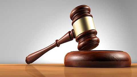 കേടില്ലാത്ത 5 പല്ലുകൾ കേടുവരുത്തി: സ്ത്രീയുടെ പരാതിയിൽ 5ലക്ഷം രൂപ നഷ്ടപരിഹാരം ദന്തഡോക്റ്റർ നൽകണം; കോട്ടയം ജില്ലാ ഉപഭോക്തൃ തർക്ക പരിഹാര കമ്മീഷൻ