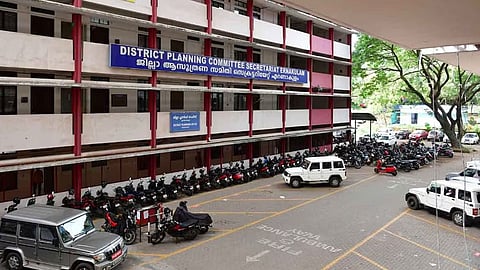 42 ലക്ഷം കുടിശിക: എറണാകുളം കലക്‌ടറേറ്റിലെ ഫ്യൂസൂരി കെഎസ്ഇബി