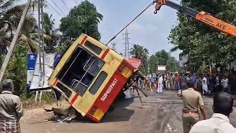 kottayam bus accident today